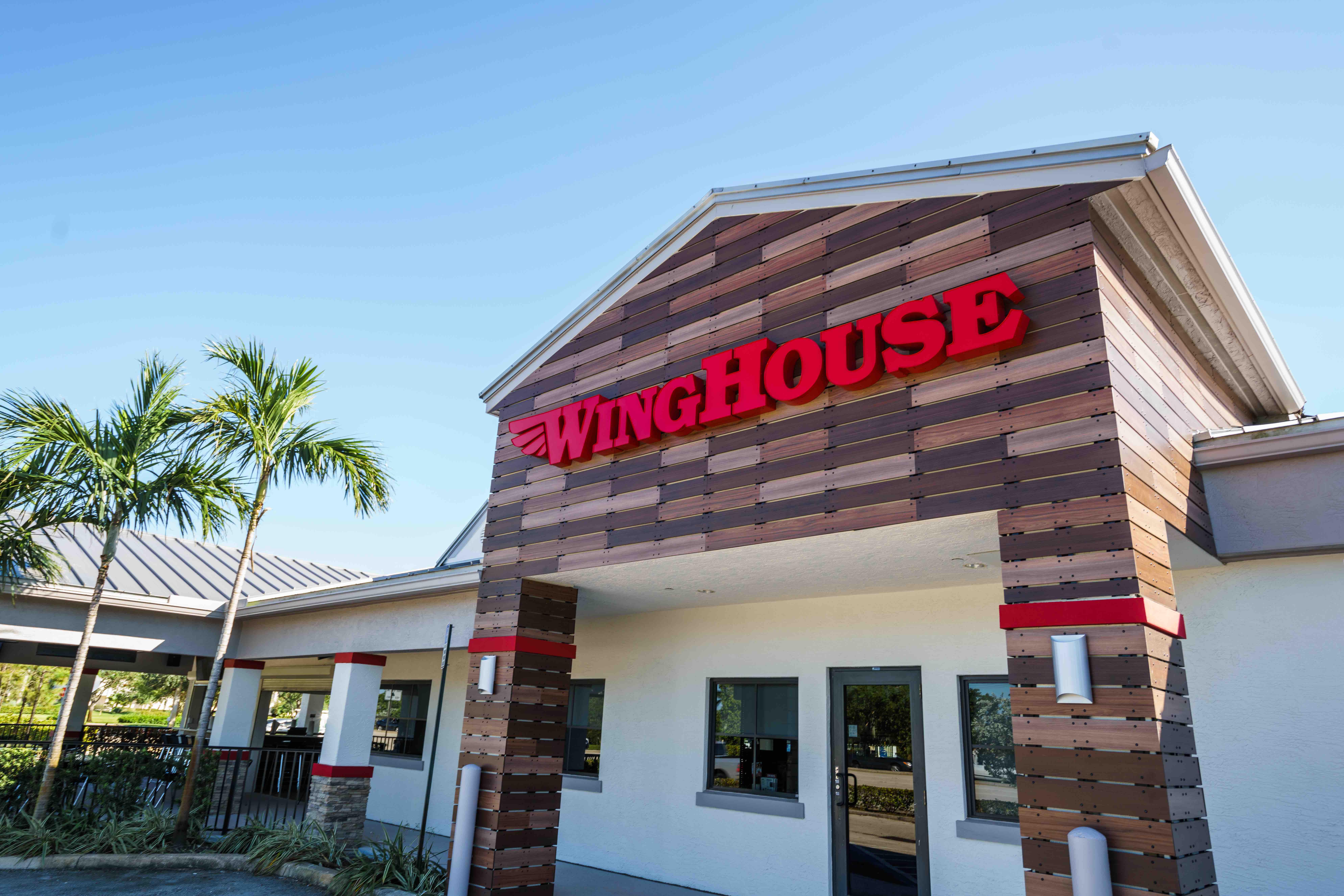 Winghouse, Davie